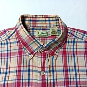 Llbean short sleeve button down shirt. 💯 cotton. Men's size  M.